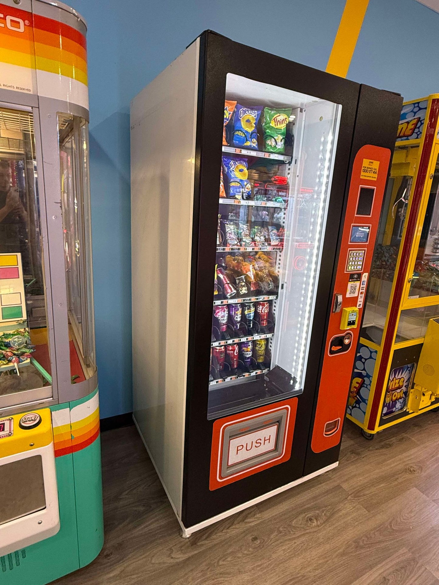 Food/Drink Vending machine (Second hand)